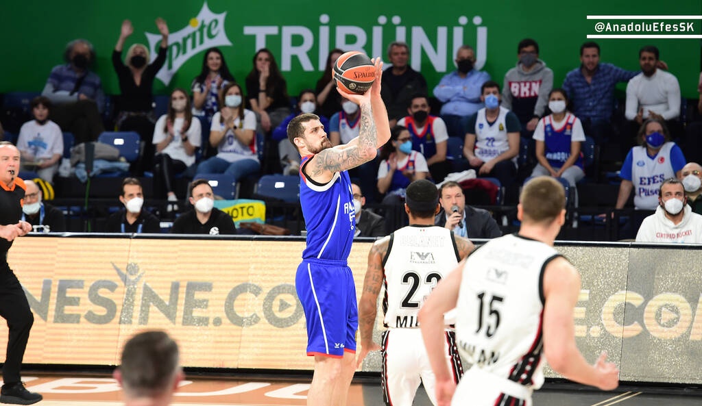 Αναντολού Εφές-Αρμάνι Μιλάνο 77-83: Ανατροπή από το -15 στο «Σινάν Ερντέμ» οι Ιταλοί!