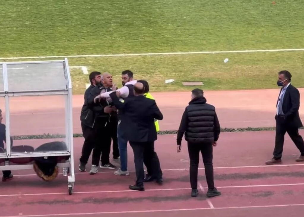 Μια ένταση στον αγωνιστικό χώρο ήταν αφορμή για να ξεκινήσει η κόντρα τους