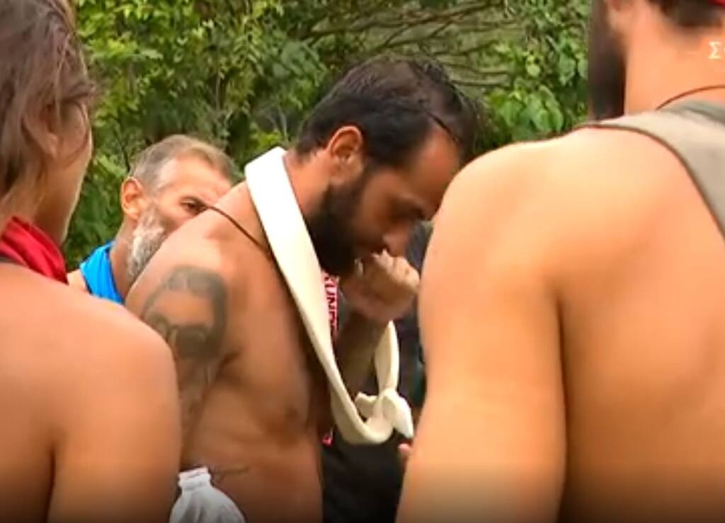 Survivor: Σοκαριστικός τραυματισμός για Σολεϊδη - Έφυγε με ασθενοφόρο από το παιχνίδι (videos)