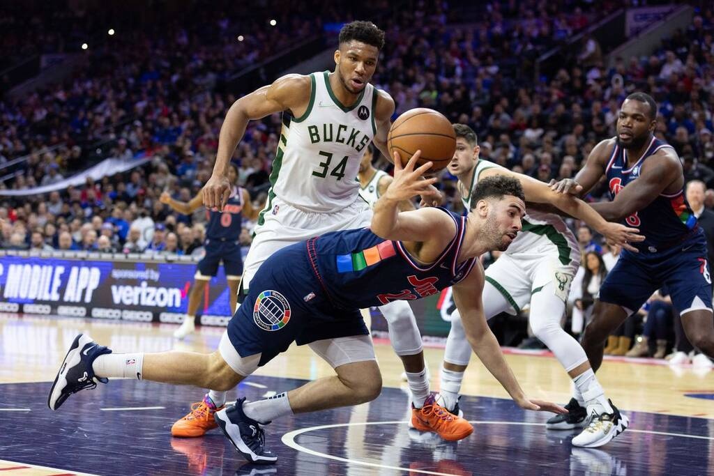 NBA: Μοναδικός Αντετοκούνμπο έδωσε τη νίκη στους Μπακς (photos+video)