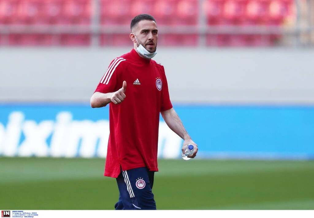 Ολυμπιακός-ΑΕΚ: Με Καρβάλιο η «ερυθρόλευκη» ενδεκάδα – Στον πάγκο ο Φορτούνης (photos)