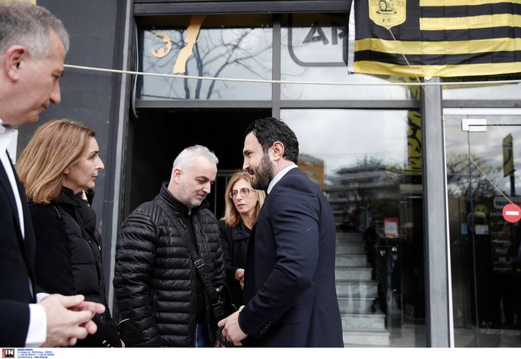 Άρης-ΠΑΣ Γιάννινα: Μετονομάστηκε σε «Άλκης Καμπανός» η θύρα των VIP - Συγκλονιστικό γκράφιτι (pics)