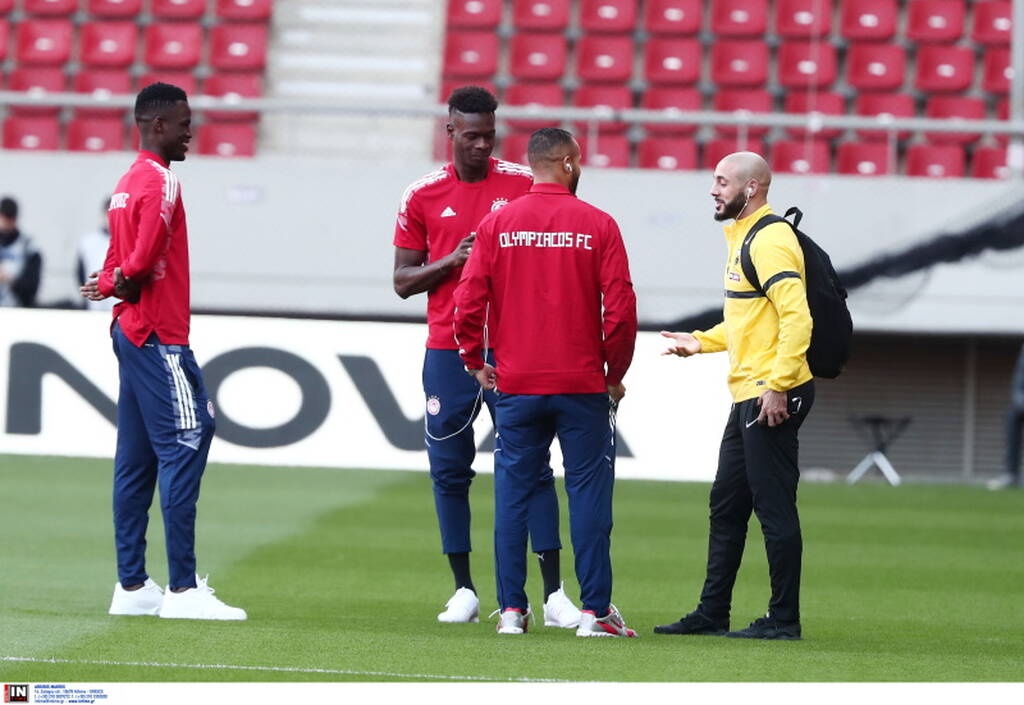 Ολυμπιακός-ΑΕΚ: Με Καρβάλιο η «ερυθρόλευκη» ενδεκάδα – Στον πάγκο ο Φορτούνης (photos)