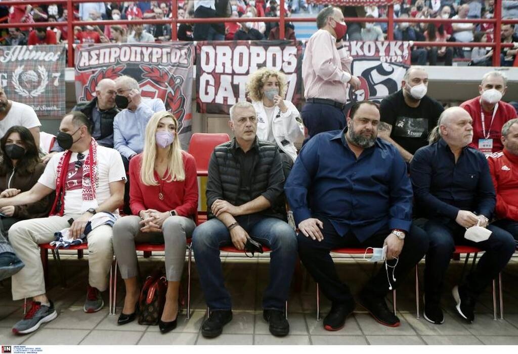 Με κασκόλ του Ολυμπιακού ο Γεραπετρίτης στον θρίαμβο του πόλο γυναικών (pics)