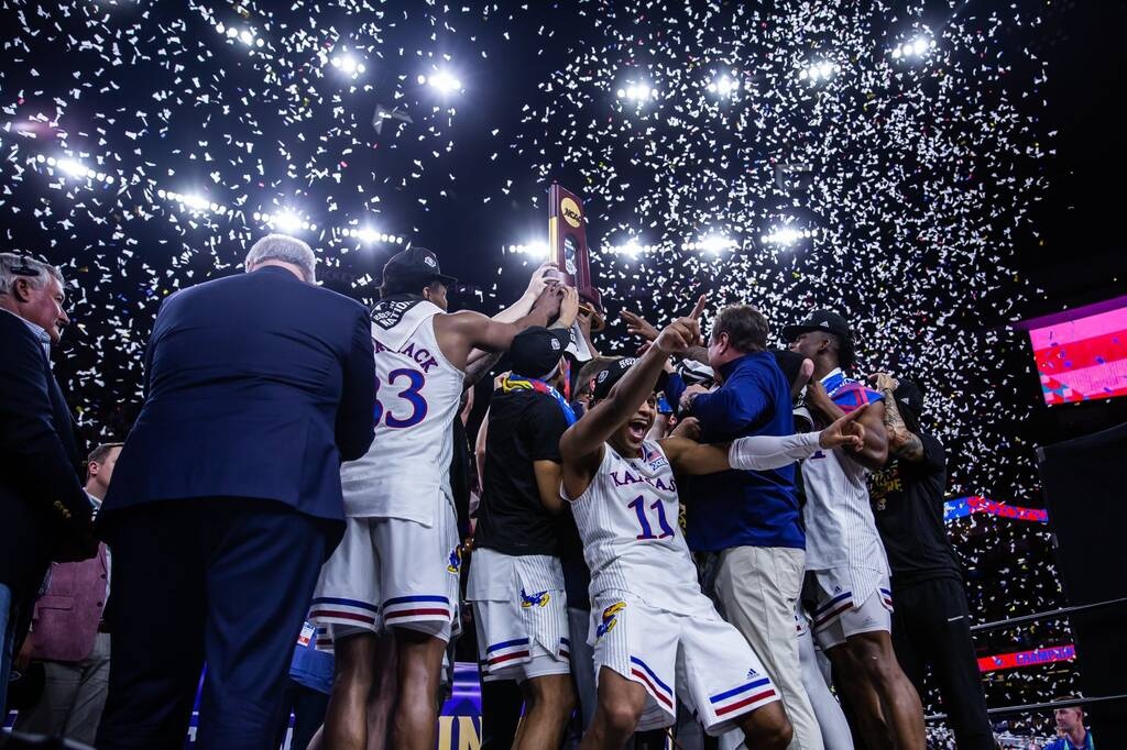 NCAA: Τρομερή ανατροπή και κούπα για Κάνσας (photos+videos)