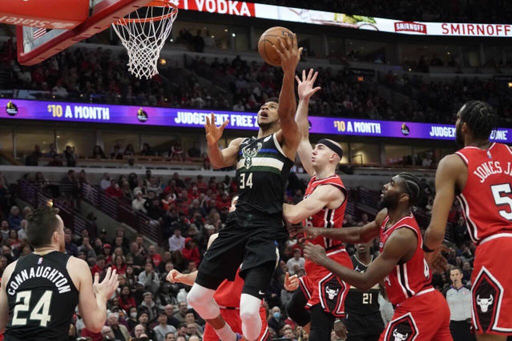 NBA: Άνετο πέρασμα για Μπακς από Σικάγο - Εξαιρετικός Αντετοκούνμπο (photos+video)