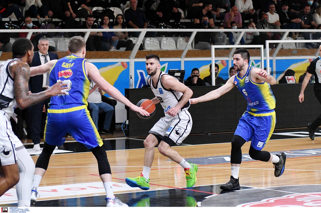Απόλλων Π.-Περιστέρι 74-72: Με υπογραφή Σίμονς!