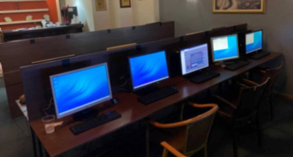 Χειροπέδες σε τρία άτομα στη Θεσσαλονίκη για παράνομο διαδικτυακό τζόγο