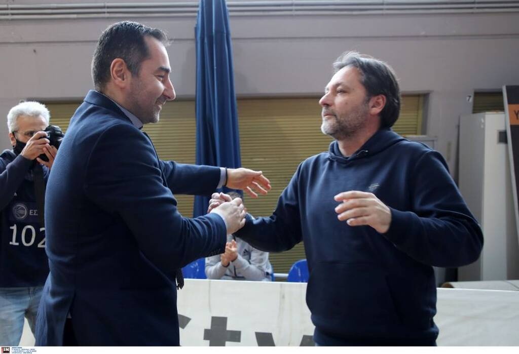 Λαύριο-Παναθηναϊκός ΟΠΑΠ: Οι αγκαλιές και η αποθέωση Σερέλη πριν το τζάμπολ (video)
