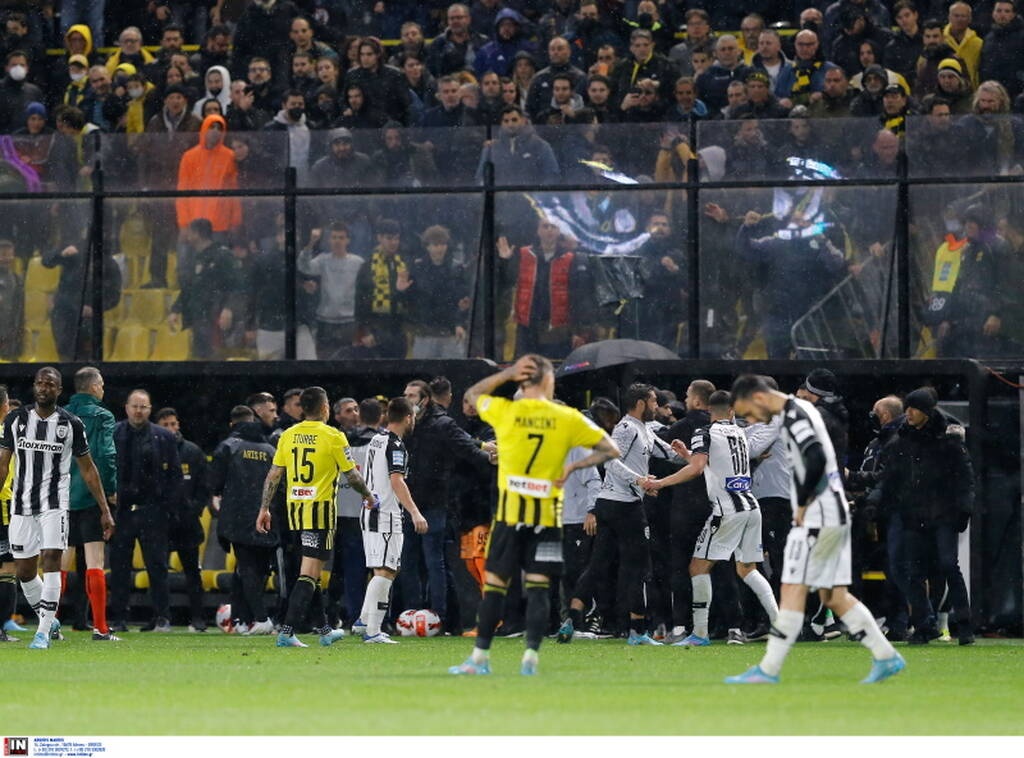 Άρης-ΠΑΟΚ: Ένταση με Λουτσέσκου - Στα χέρια οι δύο πάγκοι, αποβλήθηκε ο Μπούργκος (photos)