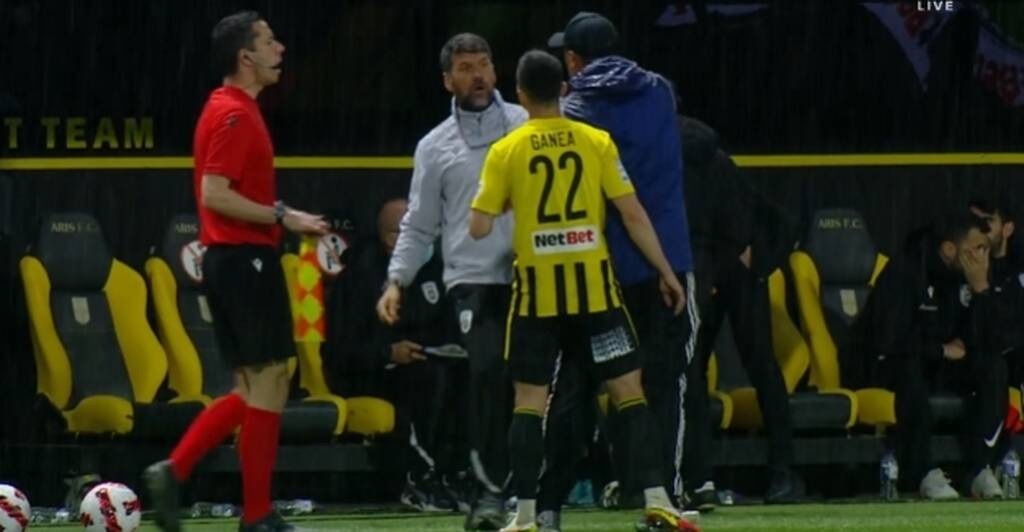 Άρης-ΠΑΟΚ: Ένταση με Λουτσέσκου - Στα χέρια οι δύο πάγκοι, αποβλήθηκε ο Μπούργκος (photos)