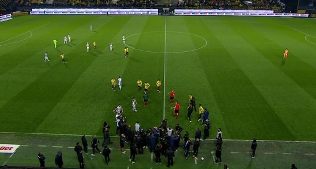 Άρης-ΠΑΟΚ: Ένταση με Λουτσέσκου - Στα χέρια οι δύο πάγκοι, αποβλήθηκε ο Μπούργκος (photos)