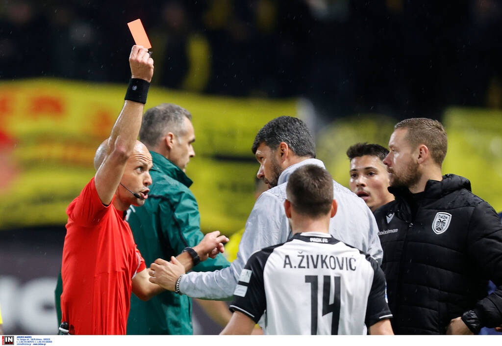 Άρης-ΠΑΟΚ: Κατέβηκε στο γήπεδο και ο Καρυπίδης την ώρα της σύρραξης (photos)