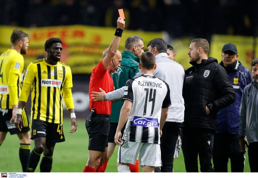 Άρης-ΠΑΟΚ: Κατέβηκε στο γήπεδο και ο Καρυπίδης την ώρα της σύρραξης (photos)