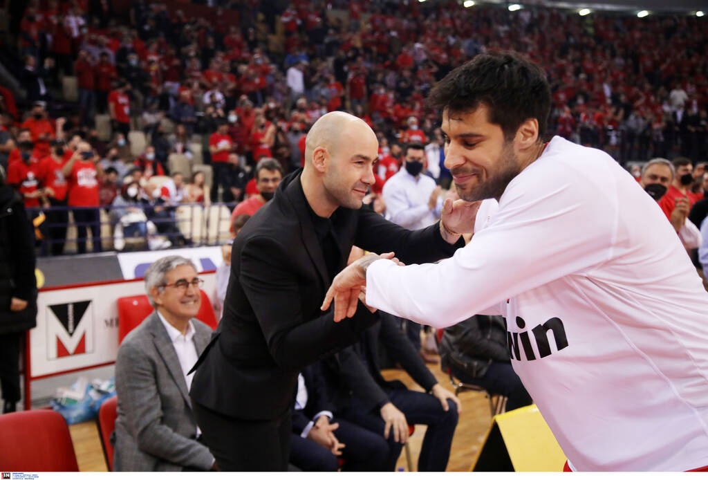 Ολυμπιακός-Μονακό: Έγινε legend ο Σπανούλης - Βραβεύτηκε από την Euroleague (videos+photos)