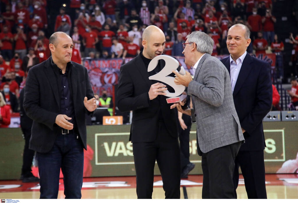 Ολυμπιακός-Μονακό: Έγινε legend ο Σπανούλης - Βραβεύτηκε από την Euroleague (videos+photos)