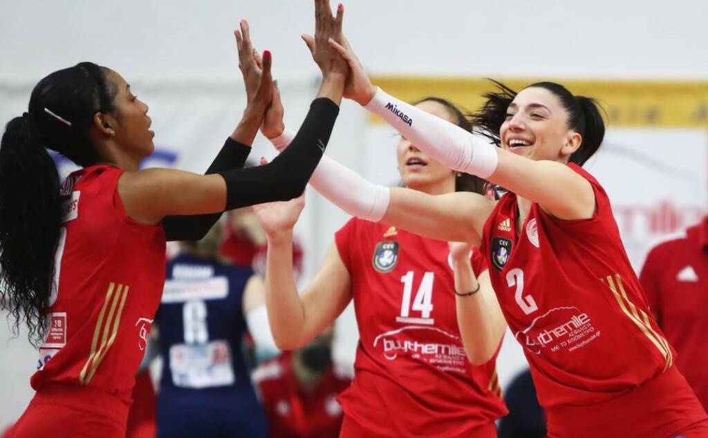 Volley League γυναικών: Το… καθήκον του έκανε ο Ολυμπιακός και πρώτη νίκη, 3-0 σετ κόντρα στον Άρη