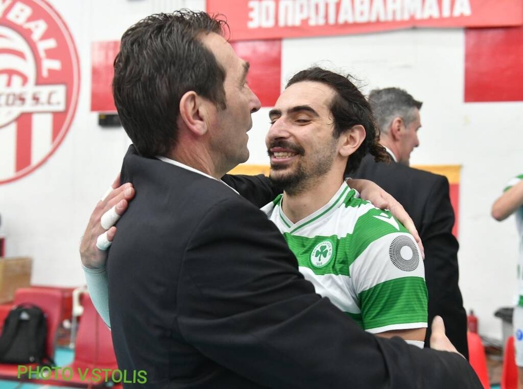 Ολυμπιακός-Παναθηναϊκός: Το «πάρτι» των Πρωταθλητών στα αποδυτήρια (videos+photos)