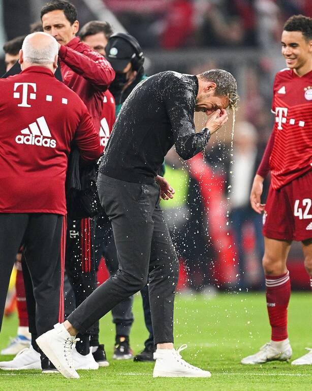 Bundesliga: Το απίθανο ρεκόρ με το «10άρι» της Μπάγερν, ντους με μπύρα κι ο πιτσαδόρος! (vid+pics)