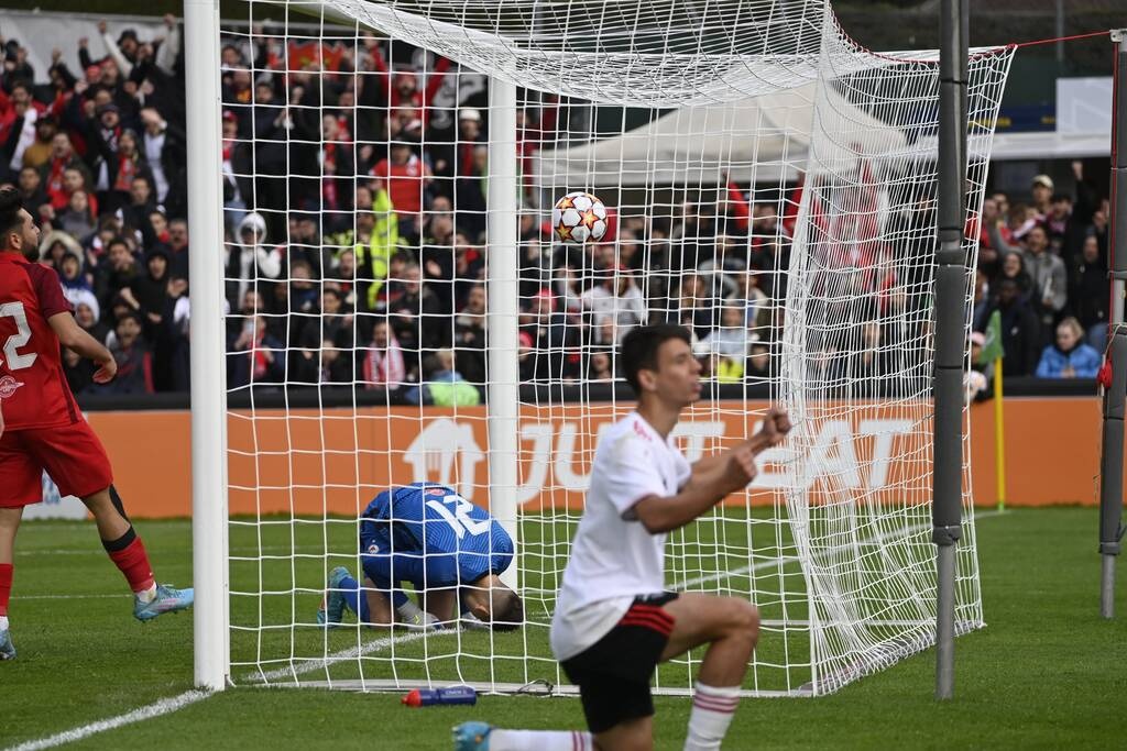 Youth League: Το πήρε η Μπενφίκα, αφού… πήρε και σήκωσε την Σάλτσμπουργκ με εξάρα! (Photos)