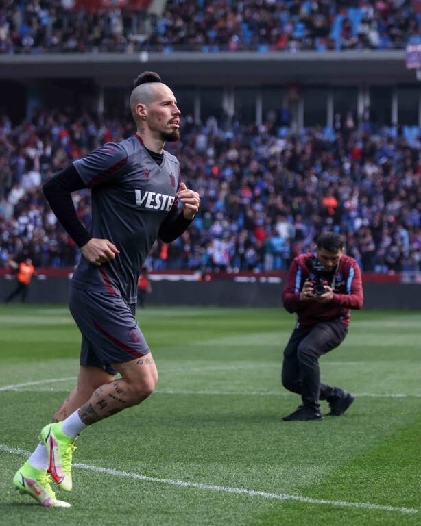 Μαγεία για Μπακασέτα, Σιώπη - 40.000 στην προπόνηση της Τραμπζονσπόρ για τίτλο έπειτα από 38 χρόνια!