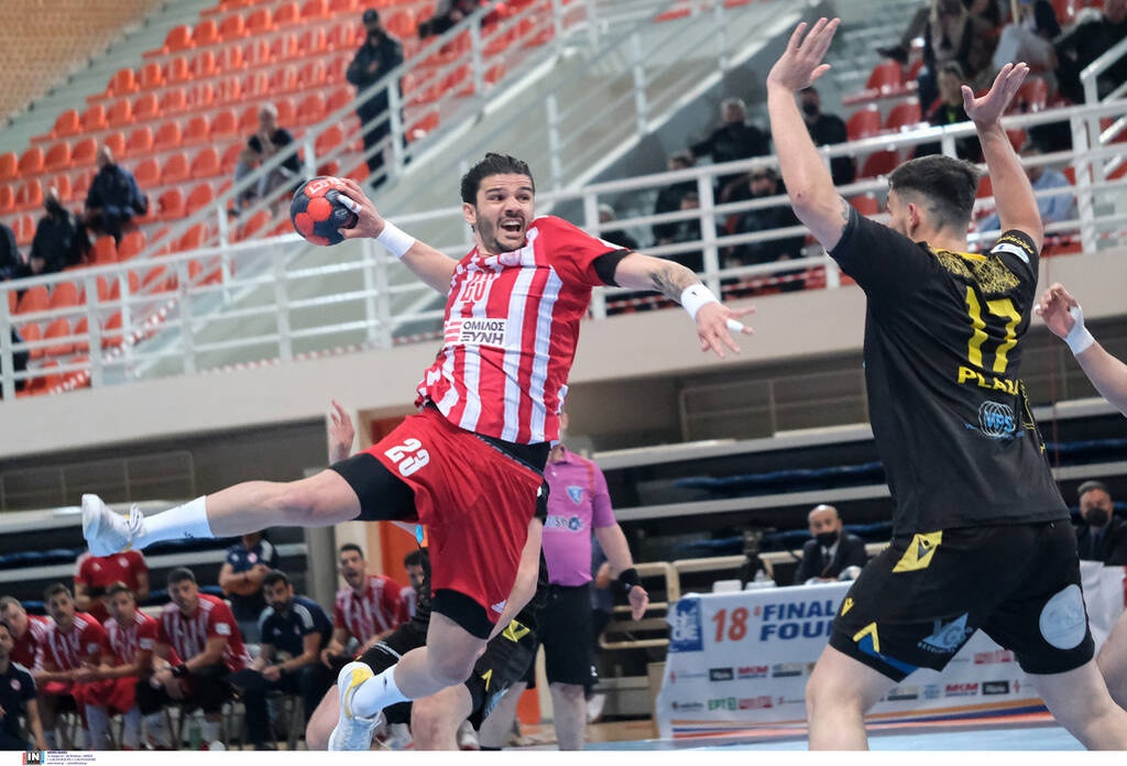 ΑΕΚ - Ολυμπιακός 28-24: Τον «υπέταξε» και πάει για το πέμπτο κύπελλο κόντρα στην Πυλαία