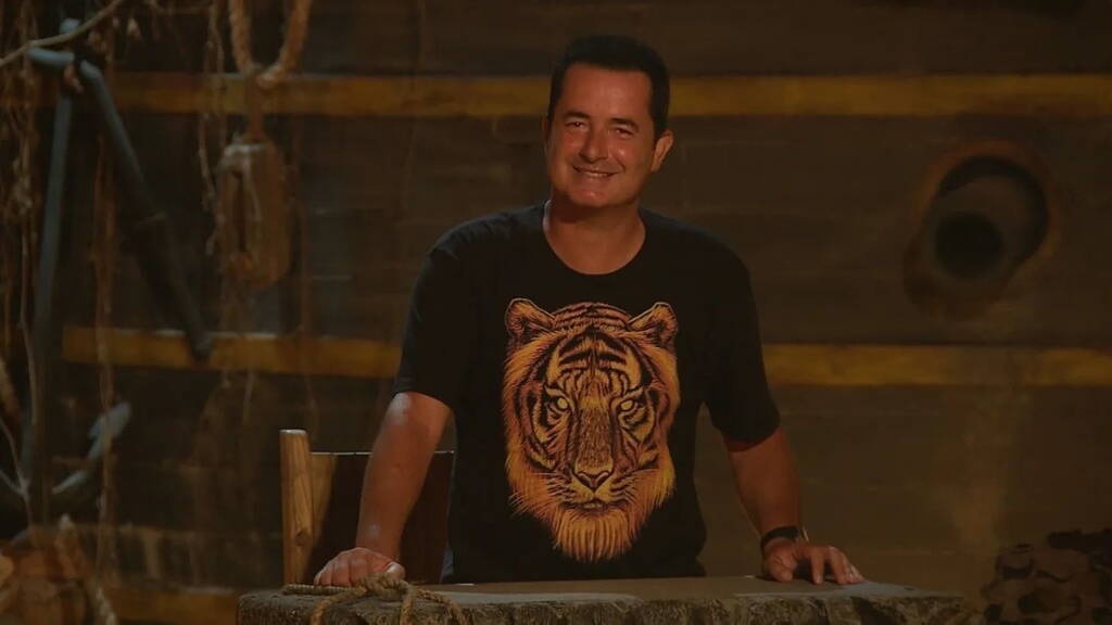 Survivor: Έλληνας διεθνής ποδοσφαιριστής γιόρτασε τα γενέθλια της καλής του με τον Ατζούν (photos)