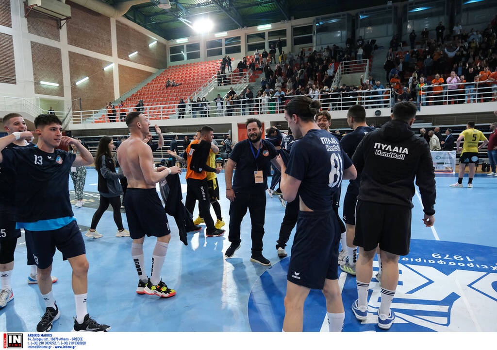 Κύπελλο Χάντμπολ: Ονειρικές στιγμές για την Πυλαία – Η στιγμή της απονομής (video)