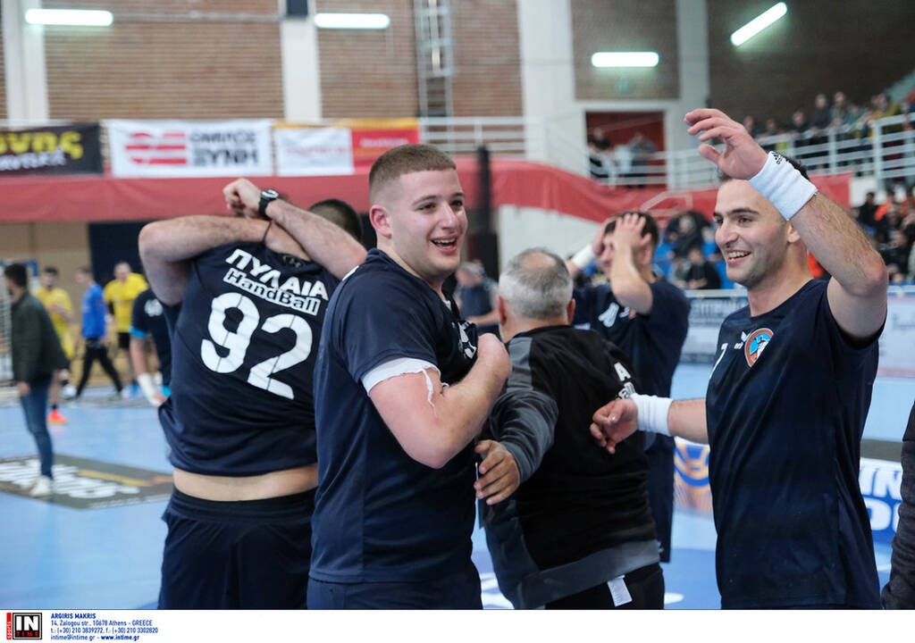 Κύπελλο Χάντμπολ: Ονειρικές στιγμές για την Πυλαία – Η στιγμή της απονομής (video)