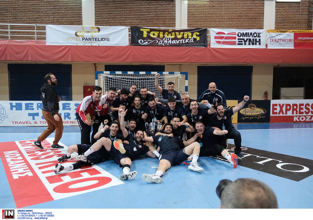 Κύπελλο Χάντμπολ: Ονειρικές στιγμές για την Πυλαία – Η στιγμή της απονομής (video)