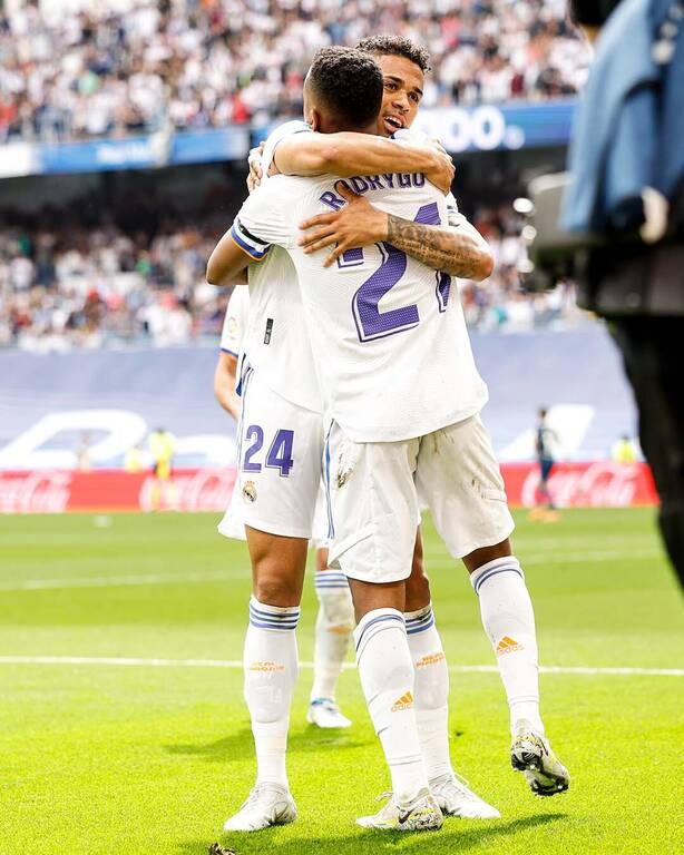 Ρεάλ Μαδρίτης: Saluda al campeon – 35η υπόκλιση στη «βασίλισσα»! (Videos)