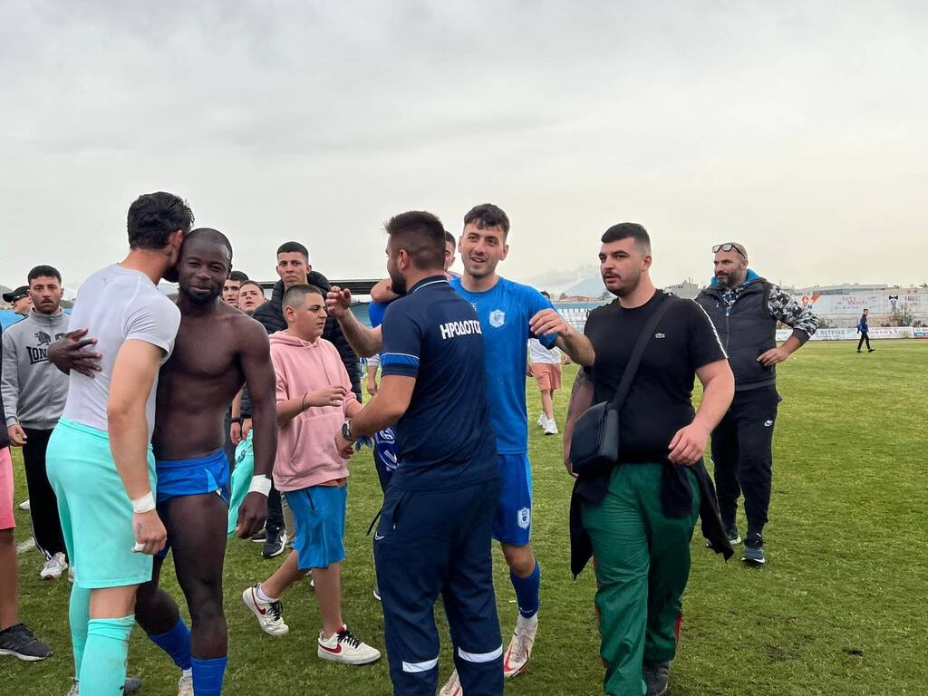 Ηρόδοτος: Τρελοί πανηγυρισμοί για την παραμονή (video)