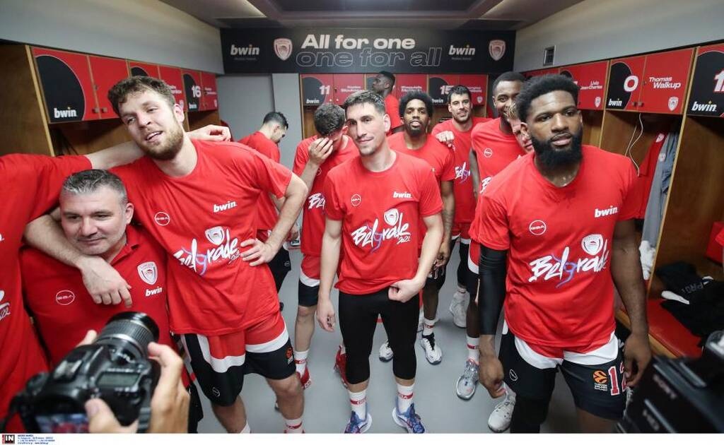 «Πάρτι» στα αποδυτήρια του Ολυμπιακού μετά την πρόκριση στο Final Four