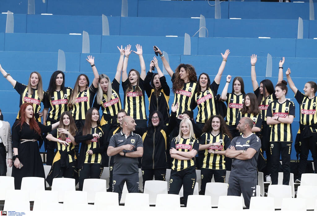 ΑΕΚ-Παναθηναϊκός: Απονομή πρωταθλήματος στη γυναικεία ομάδα της Ένωσης και αποθέωση (photos)