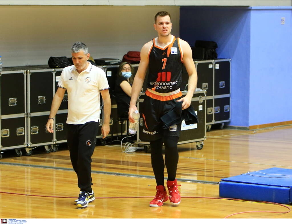 Επεισόδιο Αγραβάνη με Ζάρα - «Γαλλικά» και αποβολές (photos+video)