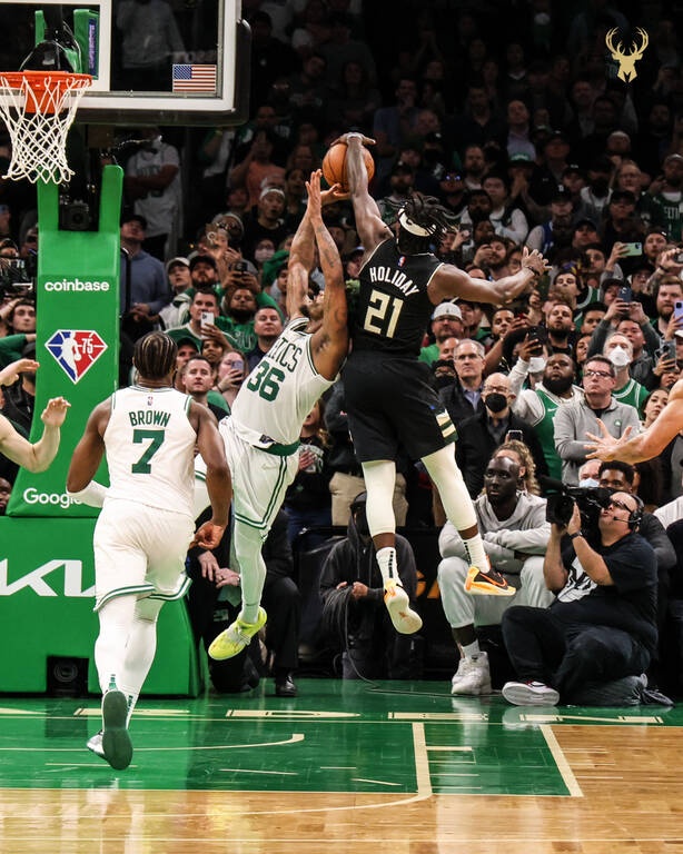 NBA: Επική ανατροπή των Μπακς στη Βοστώνη (photos+videos)