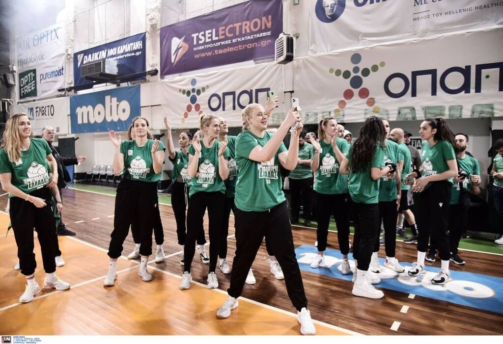 Παναθηναϊκός: Ξέφρενο πάρτι στη Λεωφόρο για τις Πρωταθλήτριες στο βόλεϊ (video+photos)