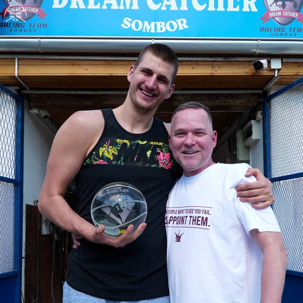 NBA: MVP και πάλι ο Γιόκιτς – Σε… στάβλο η απονομή (photos+video)