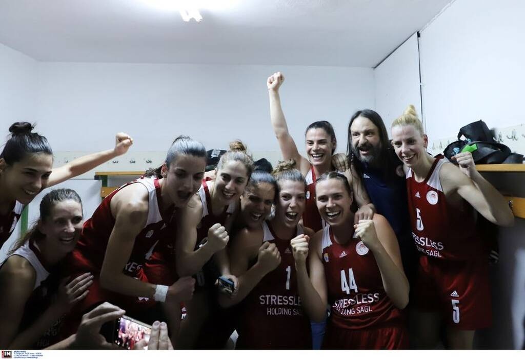Ολυμπιακός: Έτσι πανηγύρισε το νταμπλ (photos)