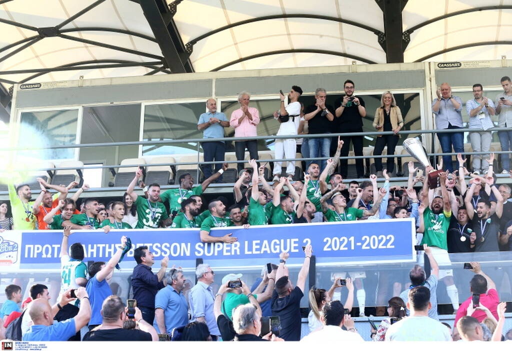 Λεβαδειακός-Βέροια 1-0: Η απονομή της κούπας και το γλέντι ανόδου στη Λιβαδειά (photos+videos)