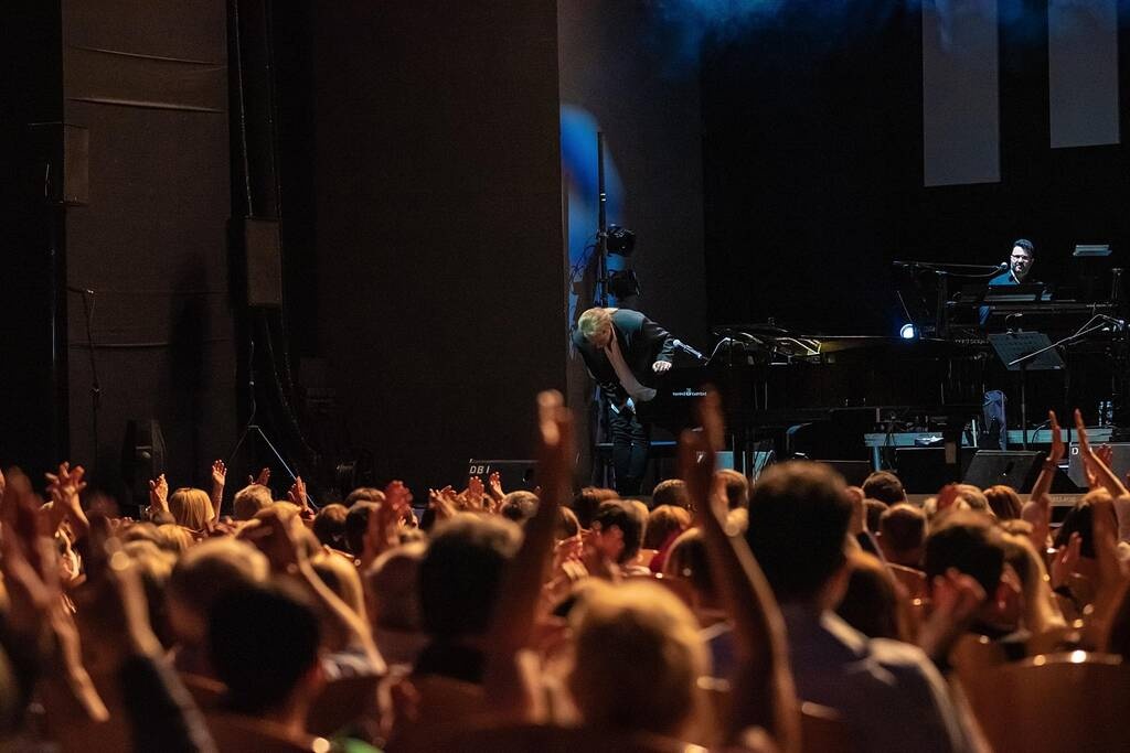Στέφανος Κορκολής: Εντυπωσιακή Sold Out συναυλία στο Παλλάς (photo+video)