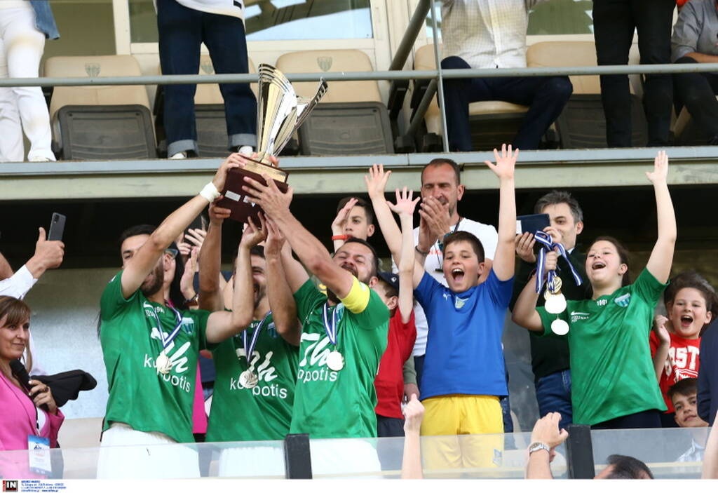 Λεβαδειακός-Βέροια 1-0: Η απονομή της κούπας και το γλέντι ανόδου στη Λιβαδειά (photos+videos)