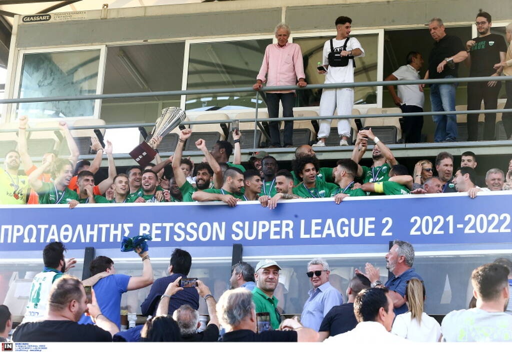 Λεβαδειακός-Βέροια 1-0: Η απονομή της κούπας και το γλέντι ανόδου στη Λιβαδειά (photos+videos)