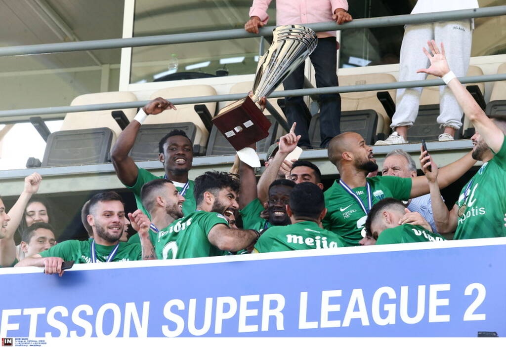 Λεβαδειακός-Βέροια 1-0: Η απονομή της κούπας και το γλέντι ανόδου στη Λιβαδειά (photos+videos)