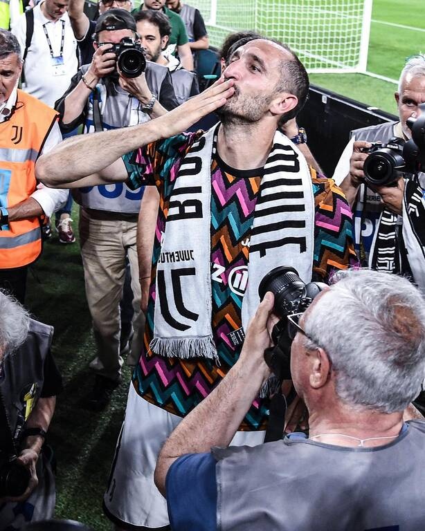 Συγκίνηση για Κιελίνι: 17 λεπτά για τα 17 χρόνια στη Γιουβέντους! (videos+photos)
