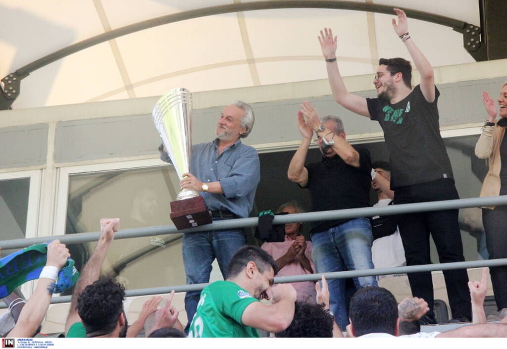 Λεβαδειακός: To ζεϊμπέκικο του Κομπότη - Έτσι γλέντησε την άνοδο (photos+video)