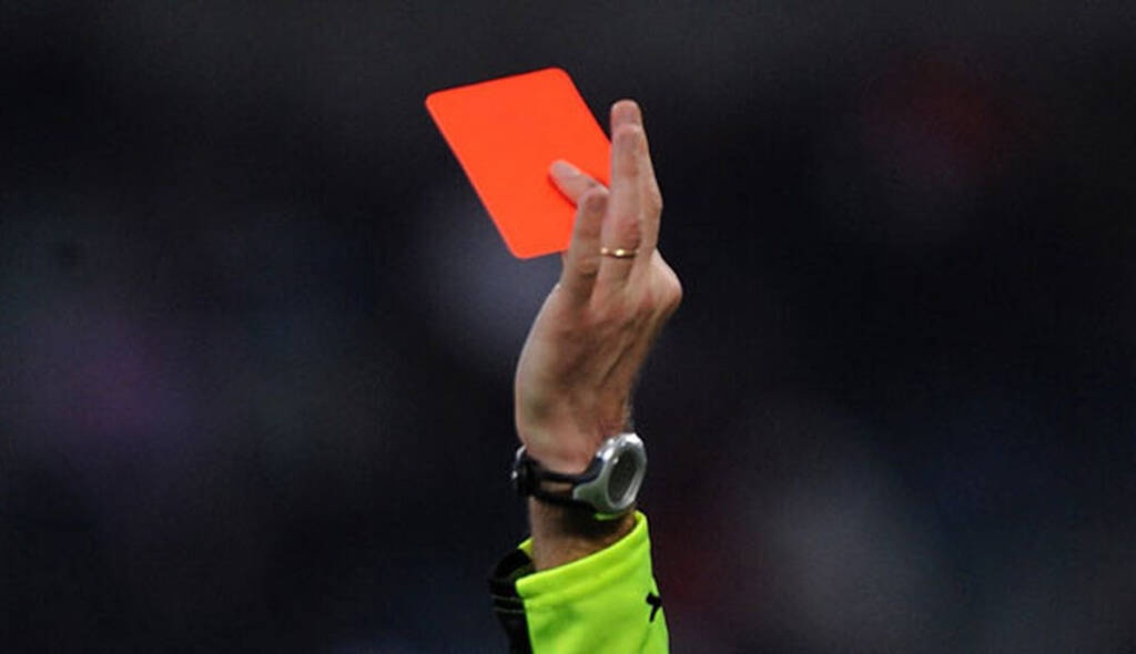 Γ’ Εθνική: Αποβλήθηκε με 2η κίτρινη κάρτα σε 37(!) δευτερόλεπτα (photos+video)