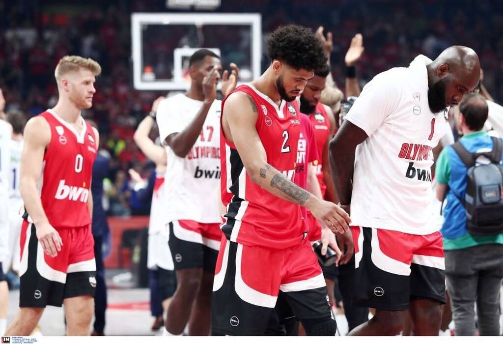 Ολυμπιακός-Αναντολού Εφές: Η απογοήτευση των «ερυθρόλευκων» μετά τη «μαχαιριά» του Μίτσιτς (pics)