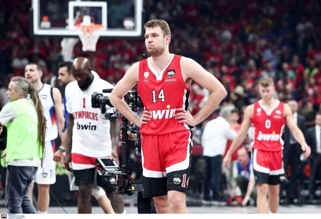 Ολυμπιακός-Αναντολού Εφές: Η απογοήτευση των «ερυθρόλευκων» μετά τη «μαχαιριά» του Μίτσιτς (pics)