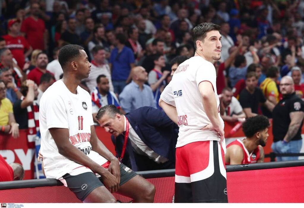 Ολυμπιακός-Αναντολού Εφές: Η απογοήτευση των «ερυθρόλευκων» μετά τη «μαχαιριά» του Μίτσιτς (pics)